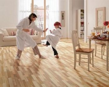 Chọn sàn gỗ công nghiệp cho trẻ em