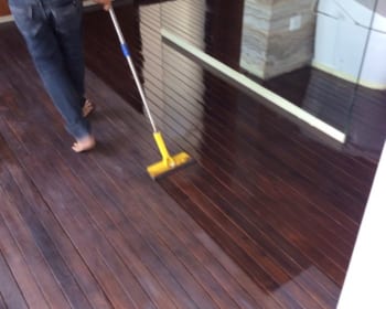 Sơn mới sàn gỗ